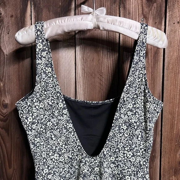 Everlane Square Neck Blue & White Floral Feminine Boho One Piece Swimsuit Sz L - Picture 13 of 16